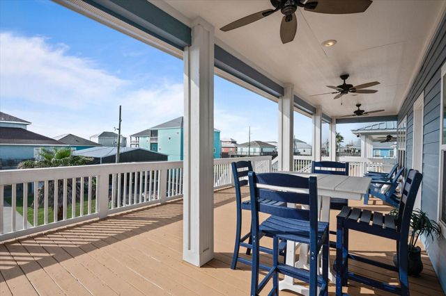 1985 Avenue I, Crystal Beach, TX 77650