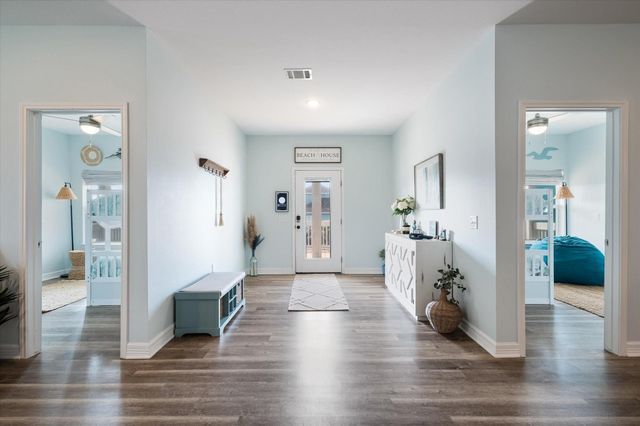 1985 Avenue I, Crystal Beach, TX 77650