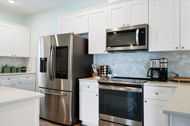 1985 Avenue I, Crystal Beach, TX 77650