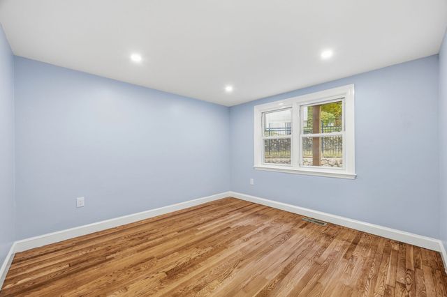116 Washington St 116, Melrose, MA 02176