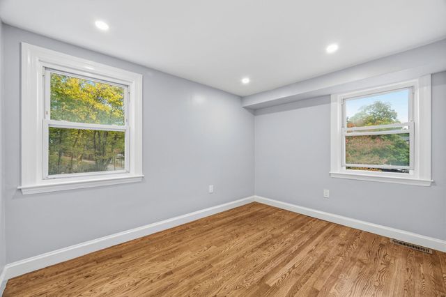 116 Washington St 116, Melrose, MA 02176