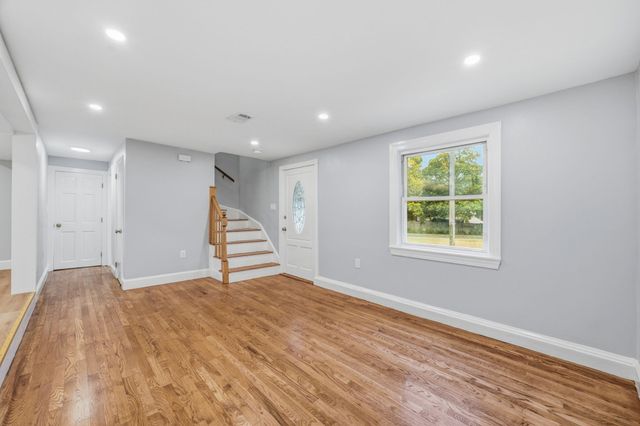 116 Washington St 116, Melrose, MA 02176