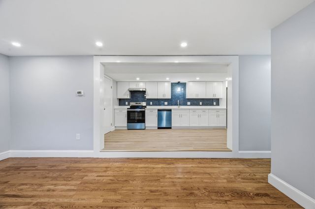 116 Washington St 116, Melrose, MA 02176