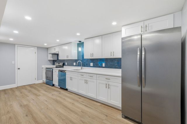 116 Washington St 116, Melrose, MA 02176