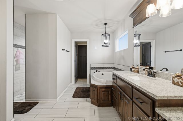 3995 E 130th Place N, Skiatook, OK 74070