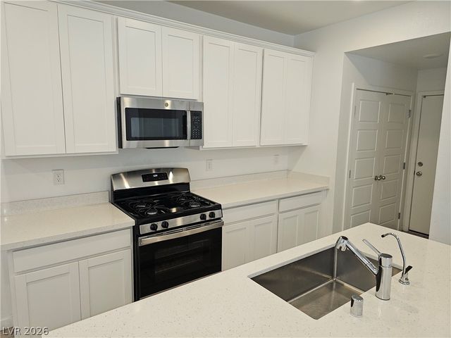 6851 Gaslamp Harbor Avenue, Las Vegas, NV 89156