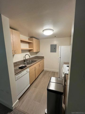 425 W Beech St 204, San Diego, CA 92101