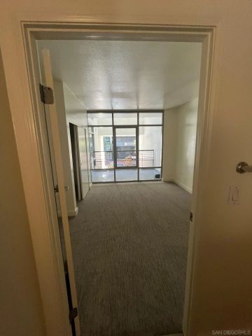 425 W Beech St 204, San Diego, CA 92101