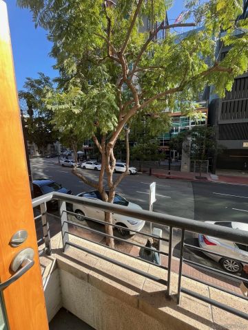 425 W Beech St 204, San Diego, CA 92101