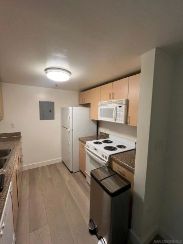 425 W Beech St 204, San Diego, CA 92101