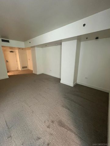 425 W Beech St 204, San Diego, CA 92101