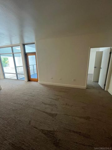 425 W Beech St 204, San Diego, CA 92101