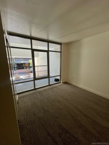 425 W Beech St 204, San Diego, CA 92101