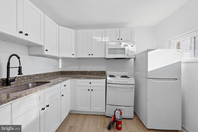 907 BELMONT AVE, Philadelphia, PA 19104