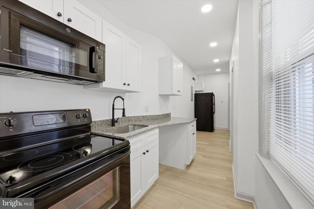 907 BELMONT AVE, Philadelphia, PA 19104