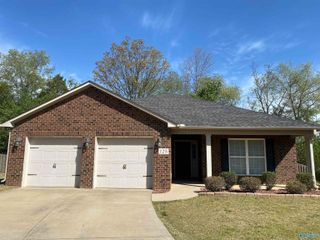 128 Somerset Park Drive, Huntsville, AL 35811