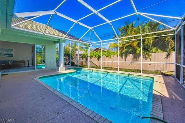 623 SW 56th ST, Cape Coral, FL 33914