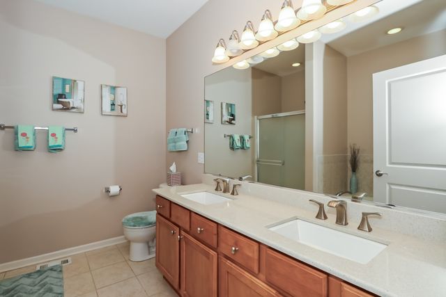 895 Eineke Boulevard, Algonquin, IL 60102