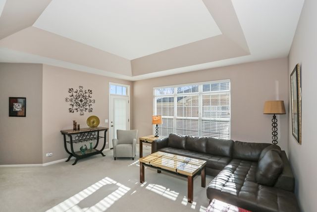 895 Eineke Boulevard, Algonquin, IL 60102