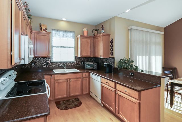 895 Eineke Boulevard, Algonquin, IL 60102