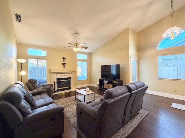 3617 Pine Hollow Way, Antelope, CA 95843