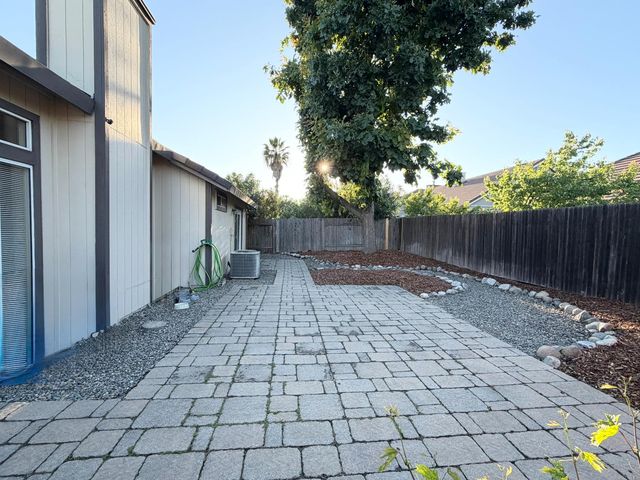 3617 Pine Hollow Way, Antelope, CA 95843