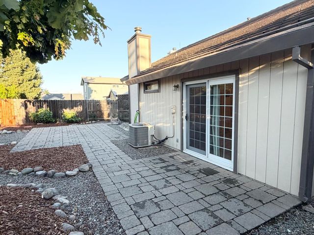 3617 Pine Hollow Way, Antelope, CA 95843
