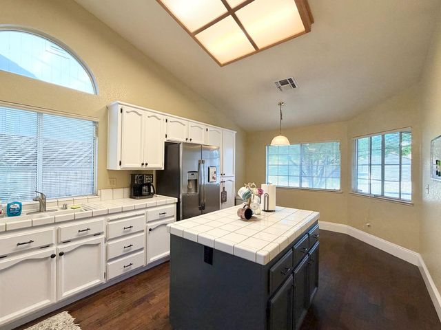 3617 Pine Hollow Way, Antelope, CA 95843