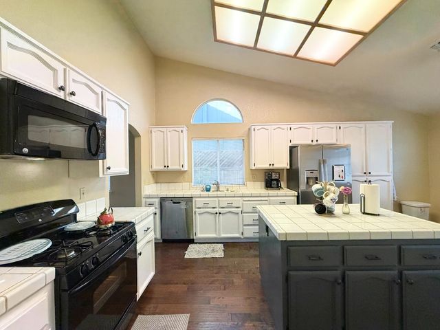3617 Pine Hollow Way, Antelope, CA 95843