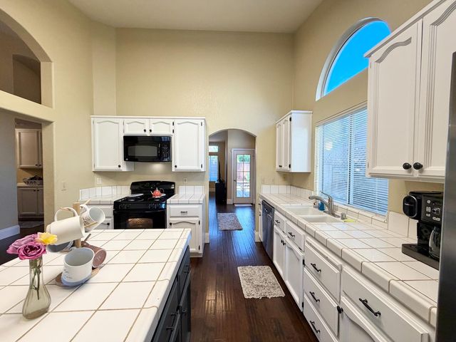 3617 Pine Hollow Way, Antelope, CA 95843