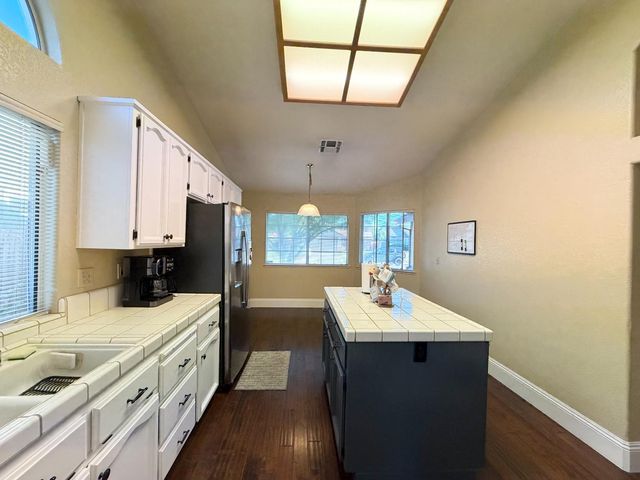 3617 Pine Hollow Way, Antelope, CA 95843
