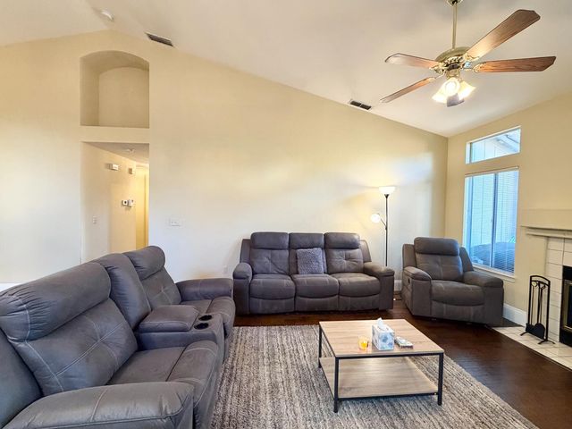 3617 Pine Hollow Way, Antelope, CA 95843