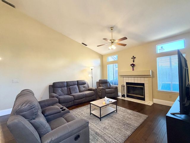 3617 Pine Hollow Way, Antelope, CA 95843