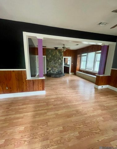 24516 Larry Dr, Denham Springs, LA 70726