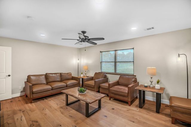 397 Rs County Road 4452, Point, TX 75472