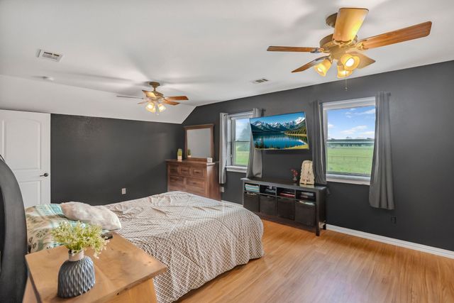 397 Rs County Road 4452, Point, TX 75472