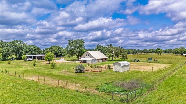 397 Rs County Road 4452, Point, TX 75472