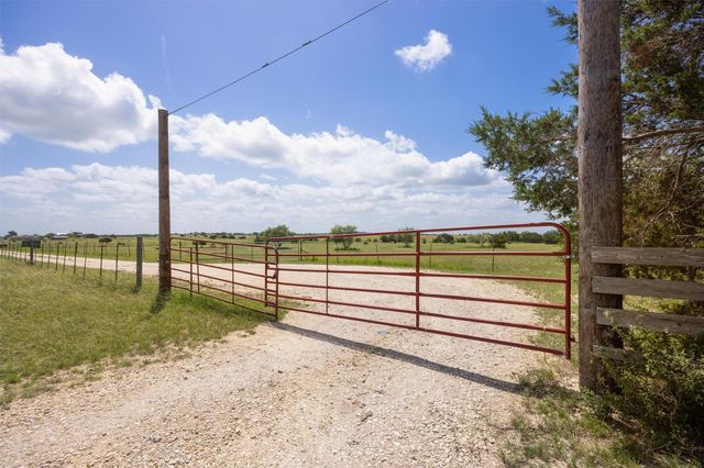 2481 County Road 224, Florence, TX 76527