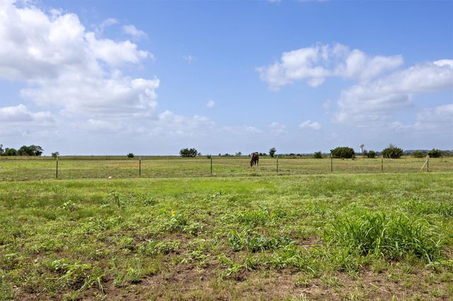 2481 County Road 224, Florence, TX 76527