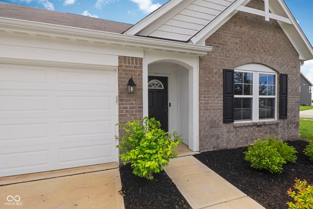 5541 Woods Pointe Drive, Mccordsville, IN 46055