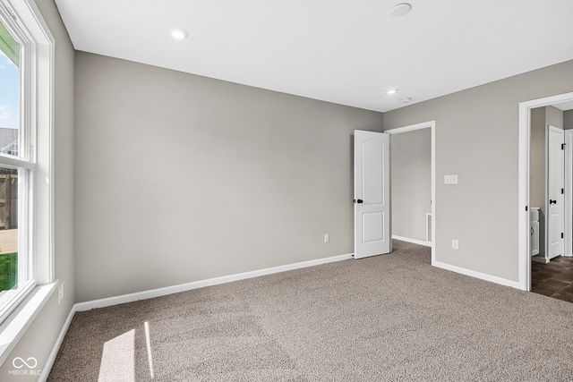 5541 Woods Pointe Drive, Mccordsville, IN 46055