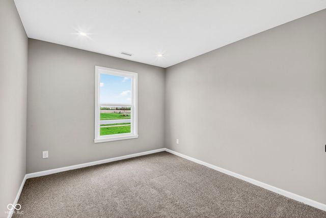 5541 Woods Pointe Drive, Mccordsville, IN 46055