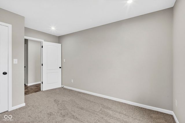5541 Woods Pointe Drive, Mccordsville, IN 46055