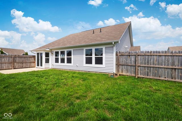 5541 Woods Pointe Drive, Mccordsville, IN 46055