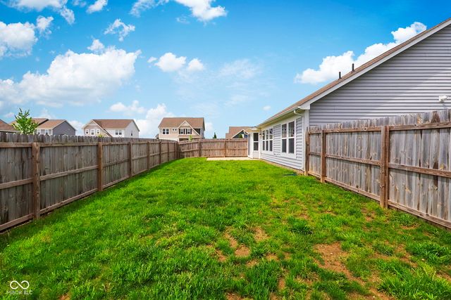 5541 Woods Pointe Drive, Mccordsville, IN 46055
