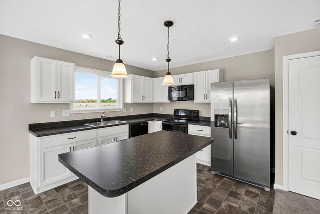 5541 Woods Pointe Drive, Mccordsville, IN 46055
