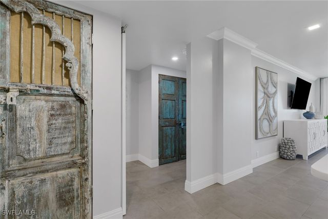 3 Bluebill AVE 512, Naples, FL 34108