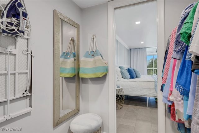 3 Bluebill AVE 512, Naples, FL 34108