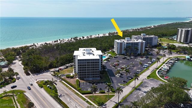 3 Bluebill AVE 512, Naples, FL 34108