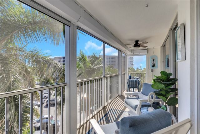 3 Bluebill AVE 512, Naples, FL 34108